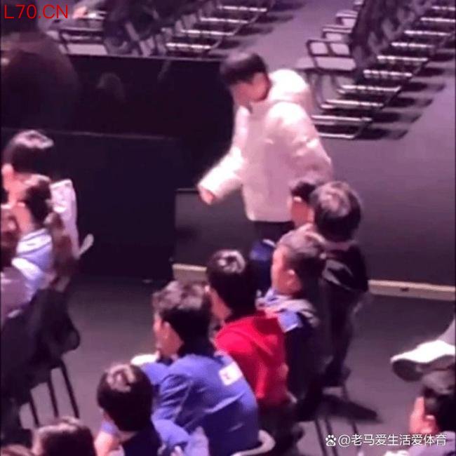 世前三齐聚！莎莎曼昱幸同决赛现场热聊 姐妹情深温暖全场