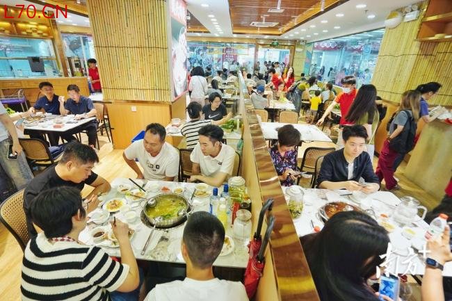莫氏鸡煲分店开业：下午两点仍满客 顺德首店火爆迎客