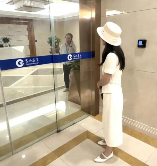 湖南长沙一研学基地女老板哭诉：拆迁前“降租协议”疑遭修改，千万投资恐血本无归